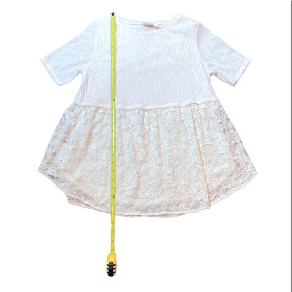 Lauren Conrad Cream Short Sleeve Top With Lace Hem Detail, Size S - Picture 7 of 8